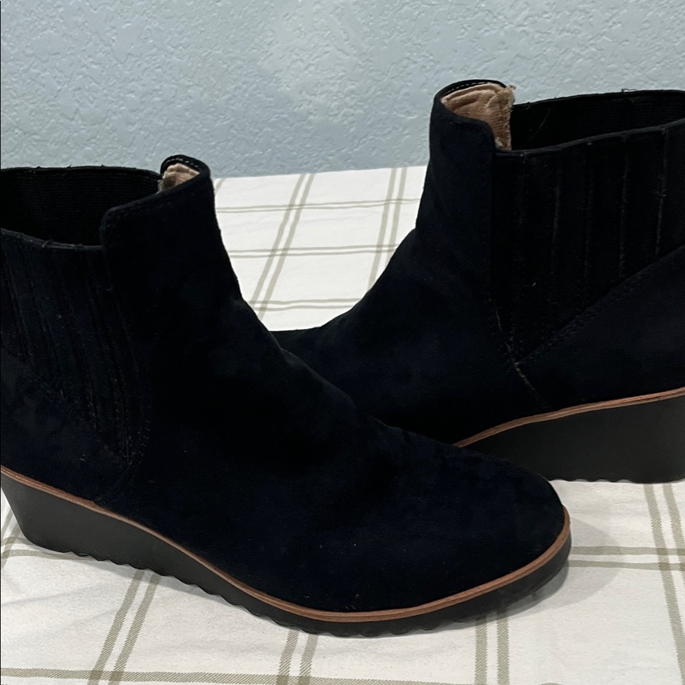 Lifestride Velocity 2.0 Black Suede Ankle Wedge Boots Size 8 - Picture 6 of 11